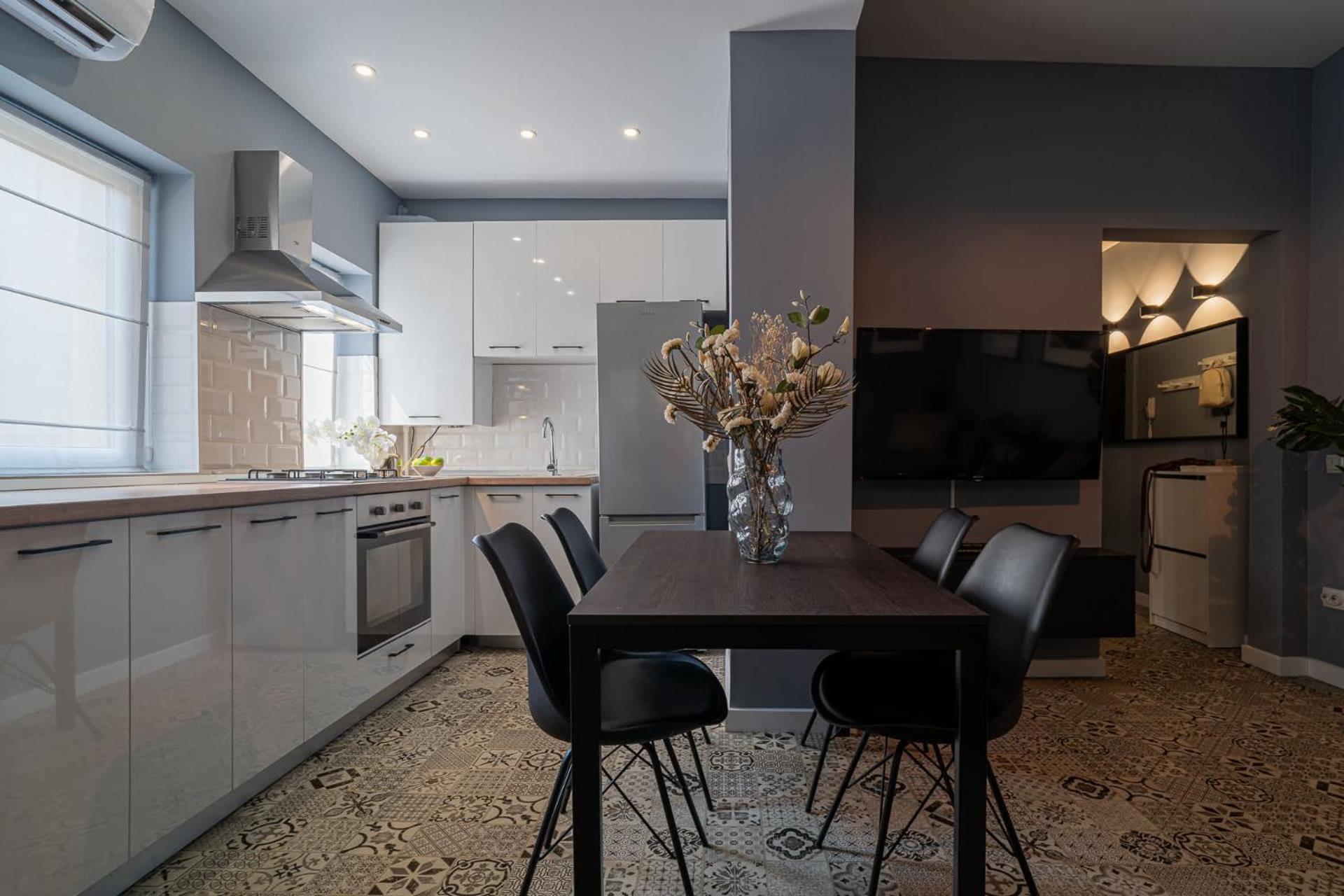 Chic Black & White 2Br Retreat On Dambovitei Bucarest Exterior foto