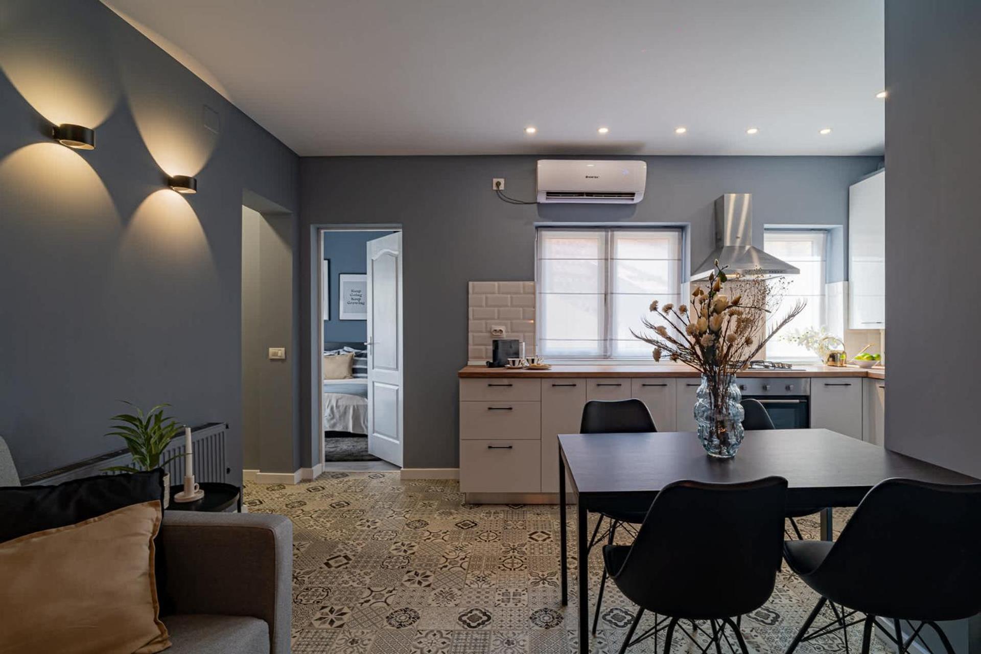 Chic Black & White 2Br Retreat On Dambovitei Bucarest Exterior foto
