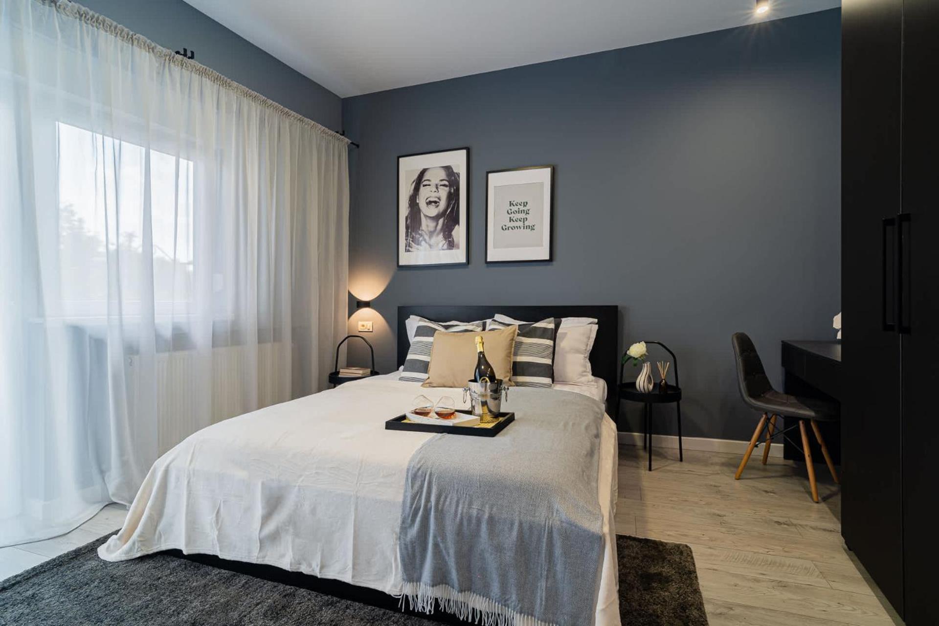 Chic Black & White 2Br Retreat On Dambovitei Bucarest Exterior foto